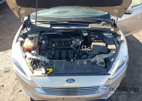 2018 Ford Focus Titanium z USA, uszkodzony, nr VIN 1FADP3N28JL271872